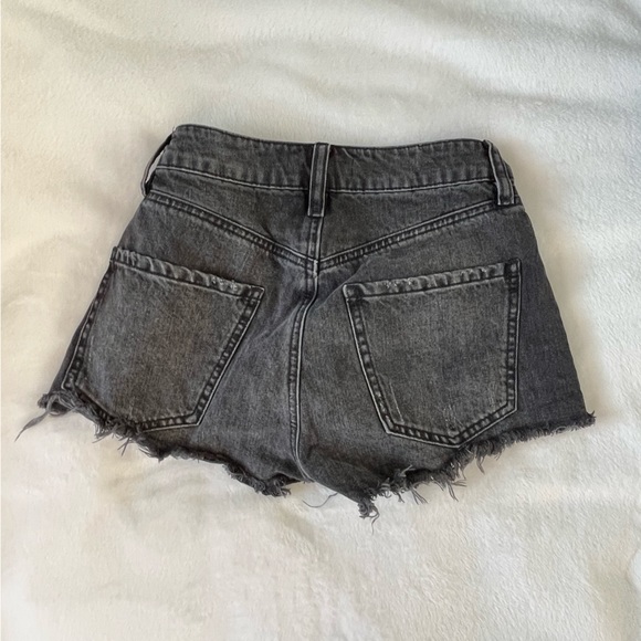 🖤Dynamite Black Shorts - Picture 2 of 2